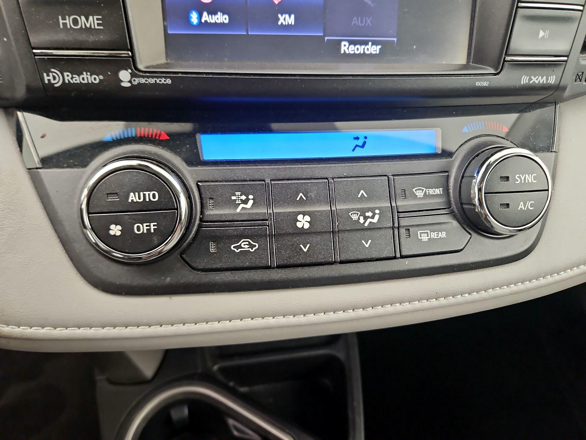 Thumbnail: 2018 Toyota RAV4 - 14