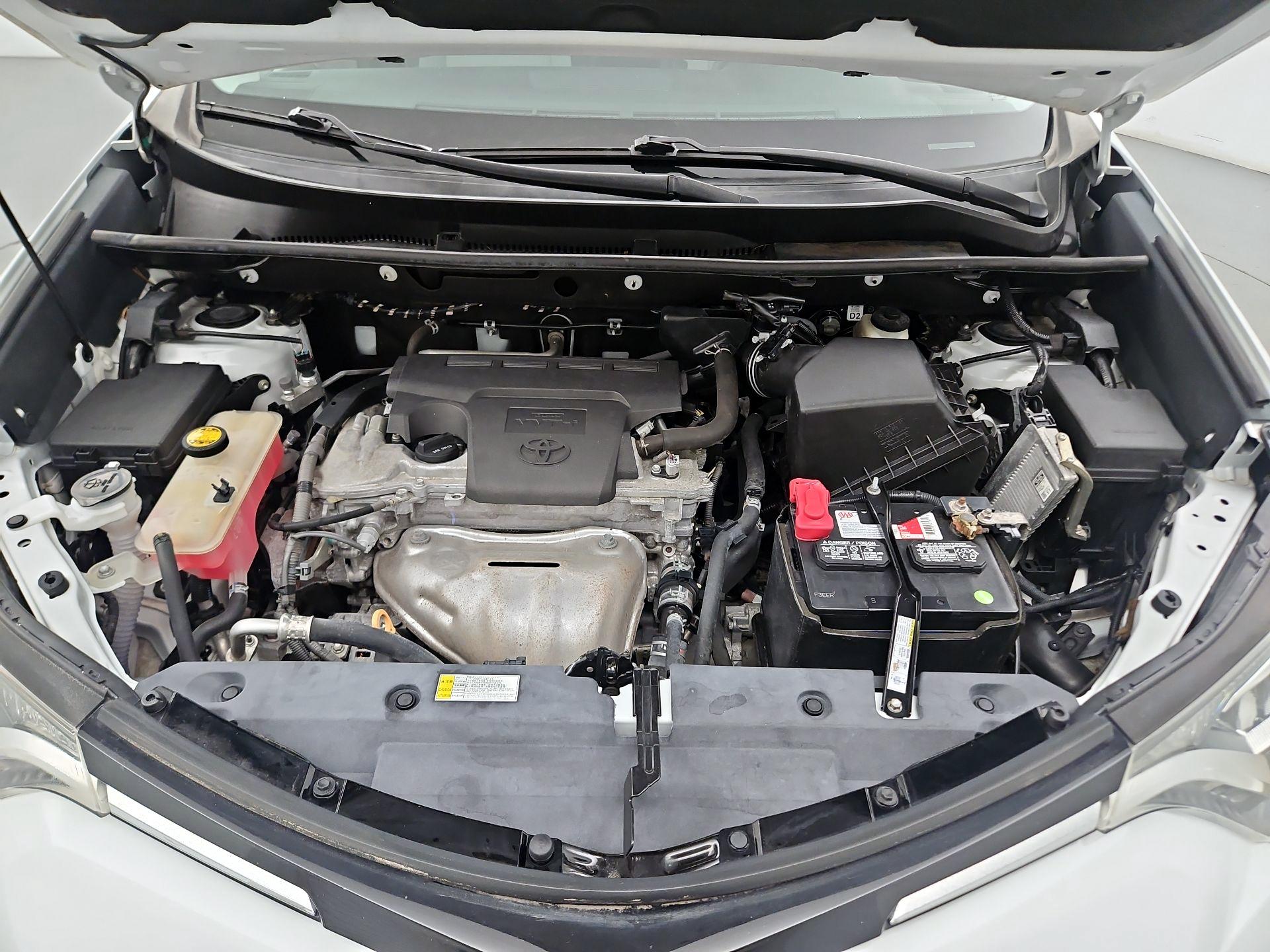 Thumbnail: 2018 Toyota RAV4 - 19