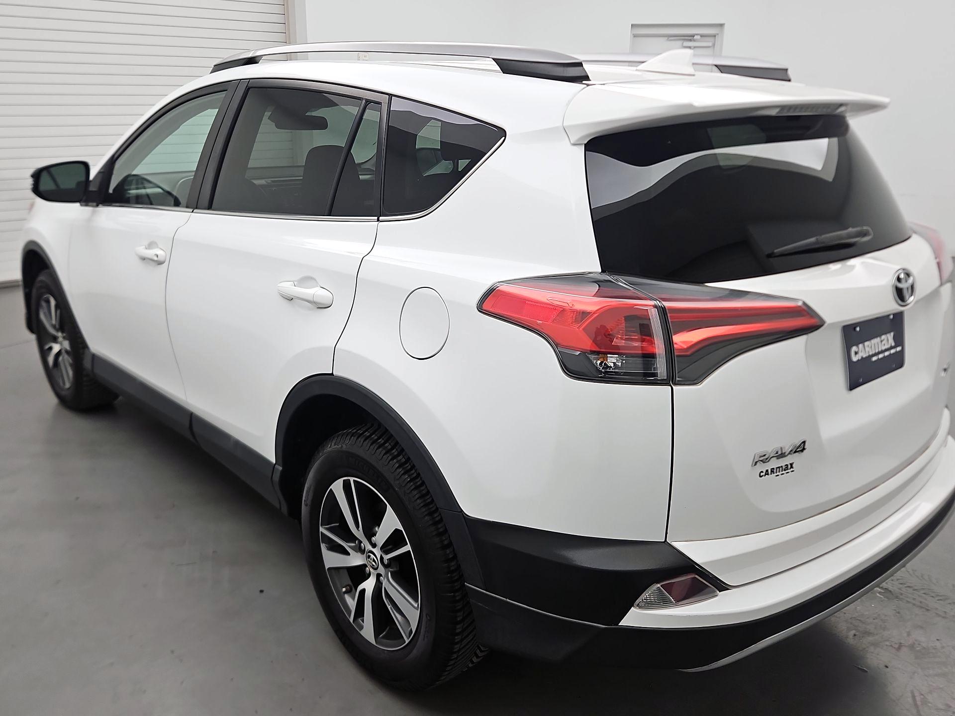 Thumbnail: 2018 Toyota RAV4 - 7