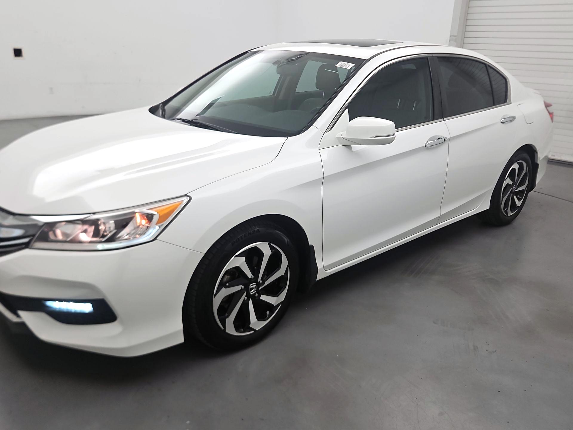 Thumbnail: 2017 Honda Accord - 3
