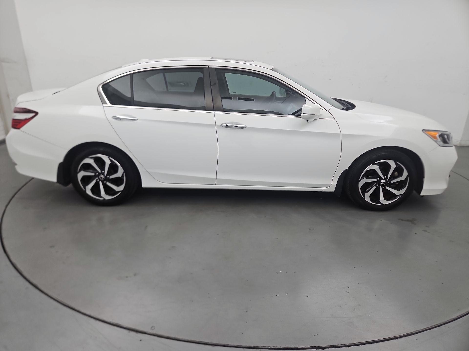 Thumbnail: 2017 Honda Accord - 4