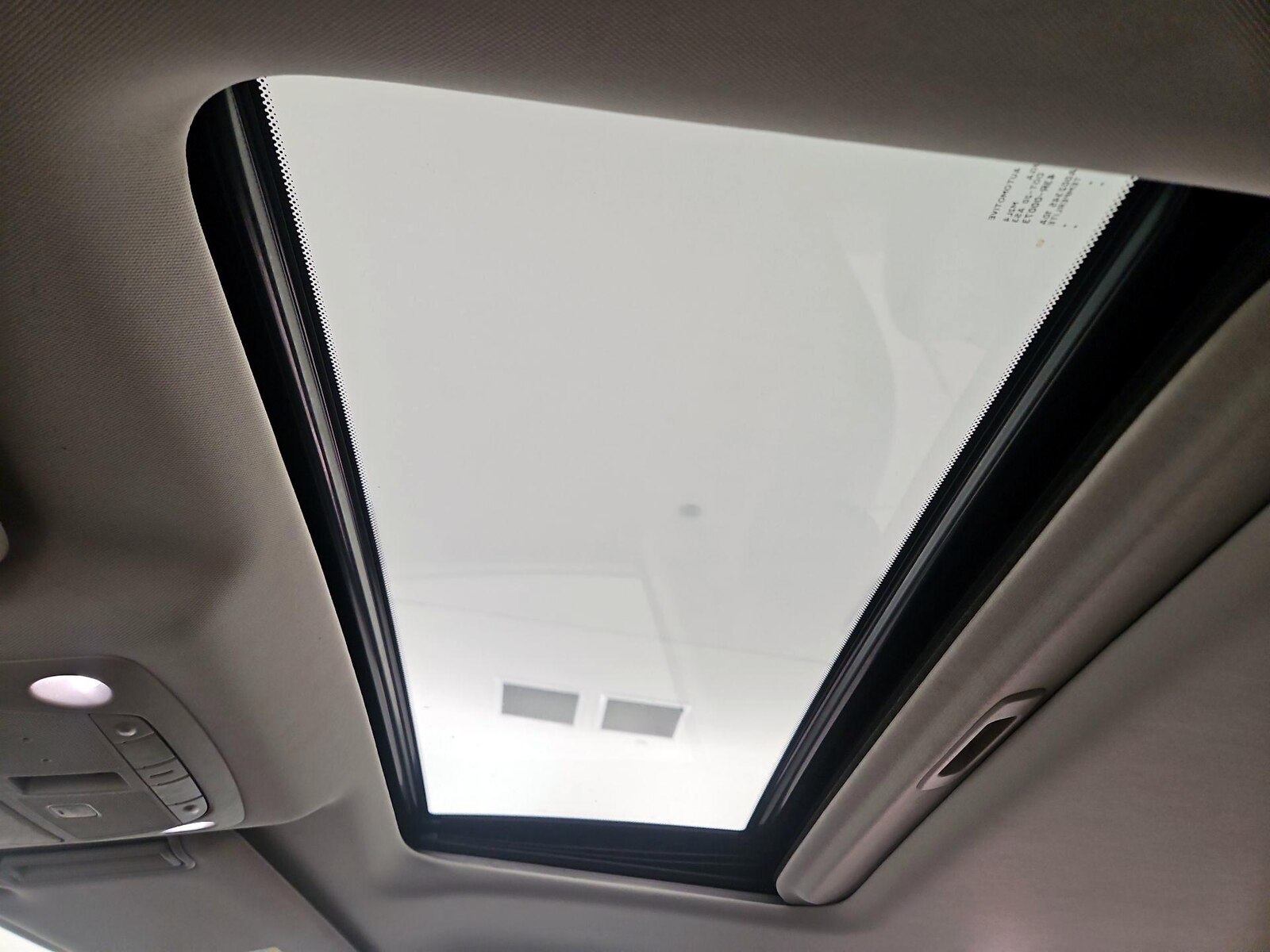 Sunroof(s) & Overhead Airbags