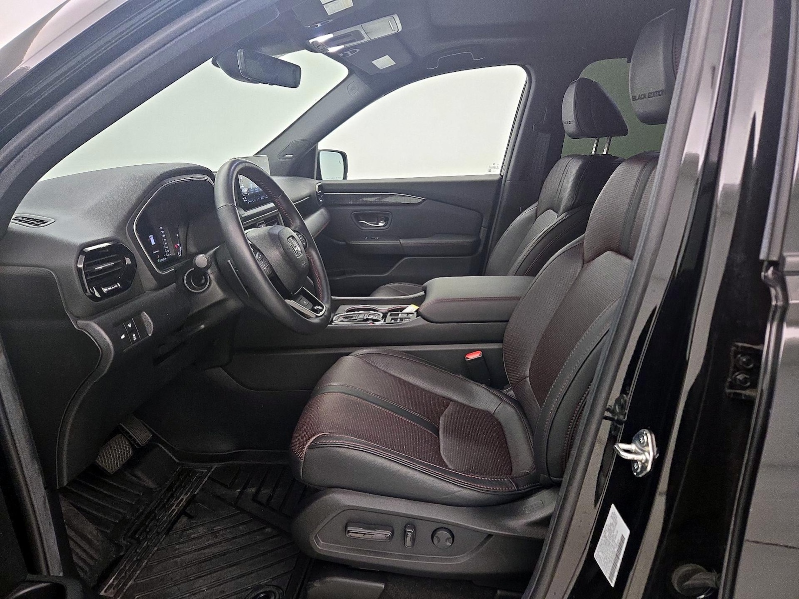 2025 Honda Pilot Black Edition - Photo 12
