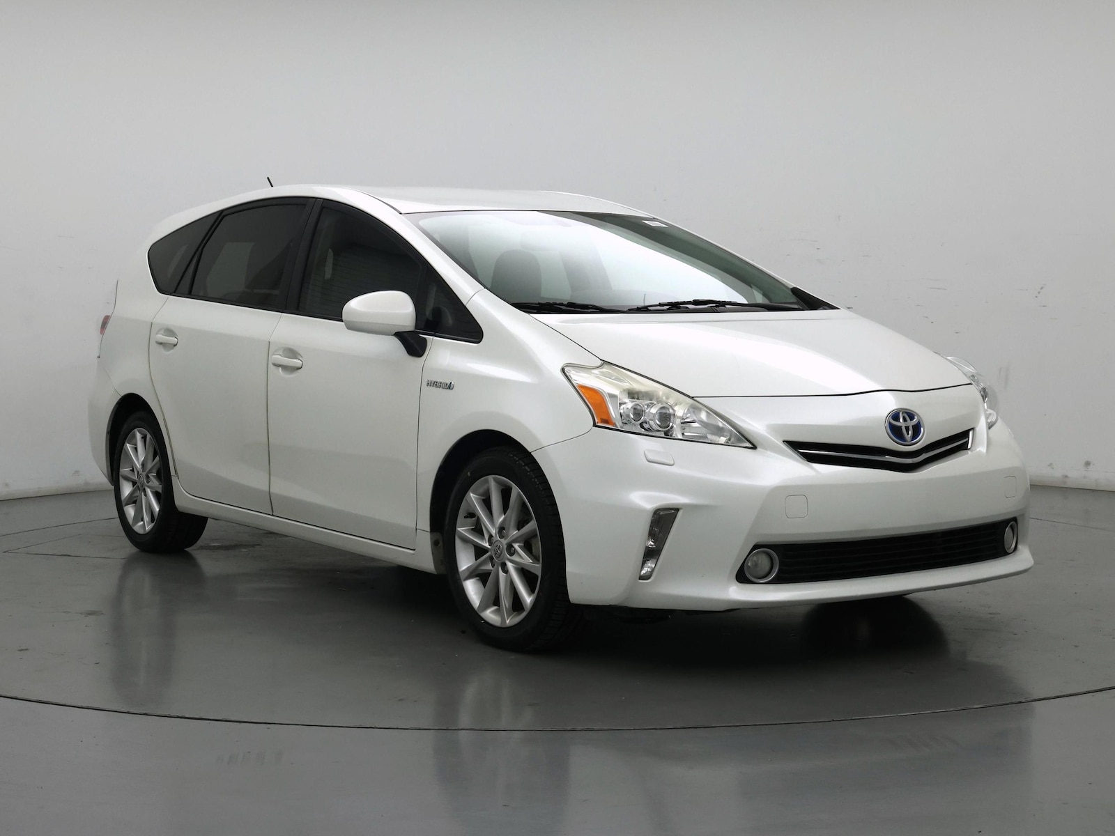 2014 Toyota Prius v Five - Photo 2