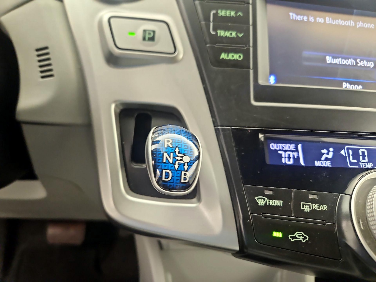 2014 Toyota Prius v Five - Photo 18