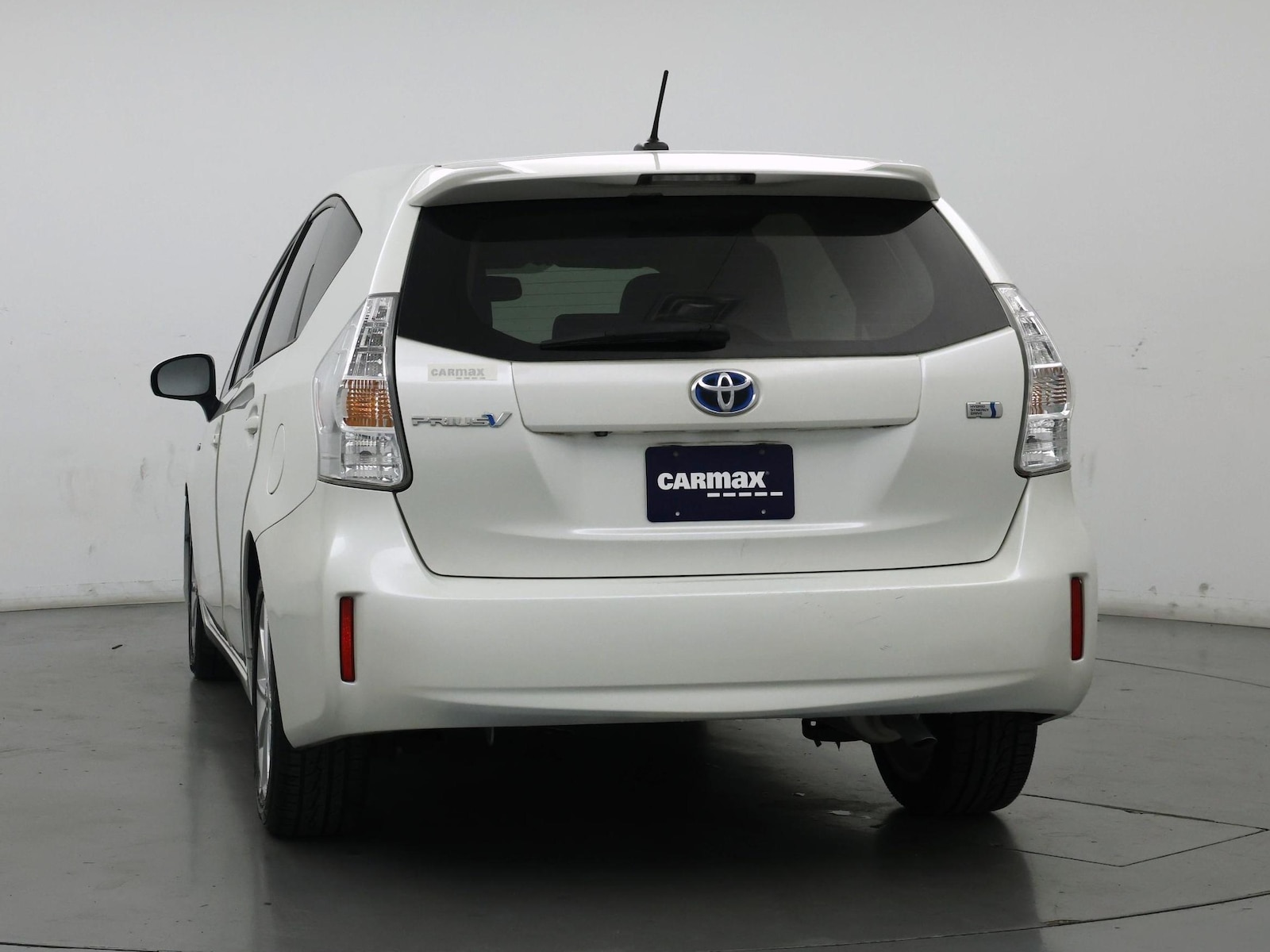 2014 Toyota Prius v Five - Photo 7