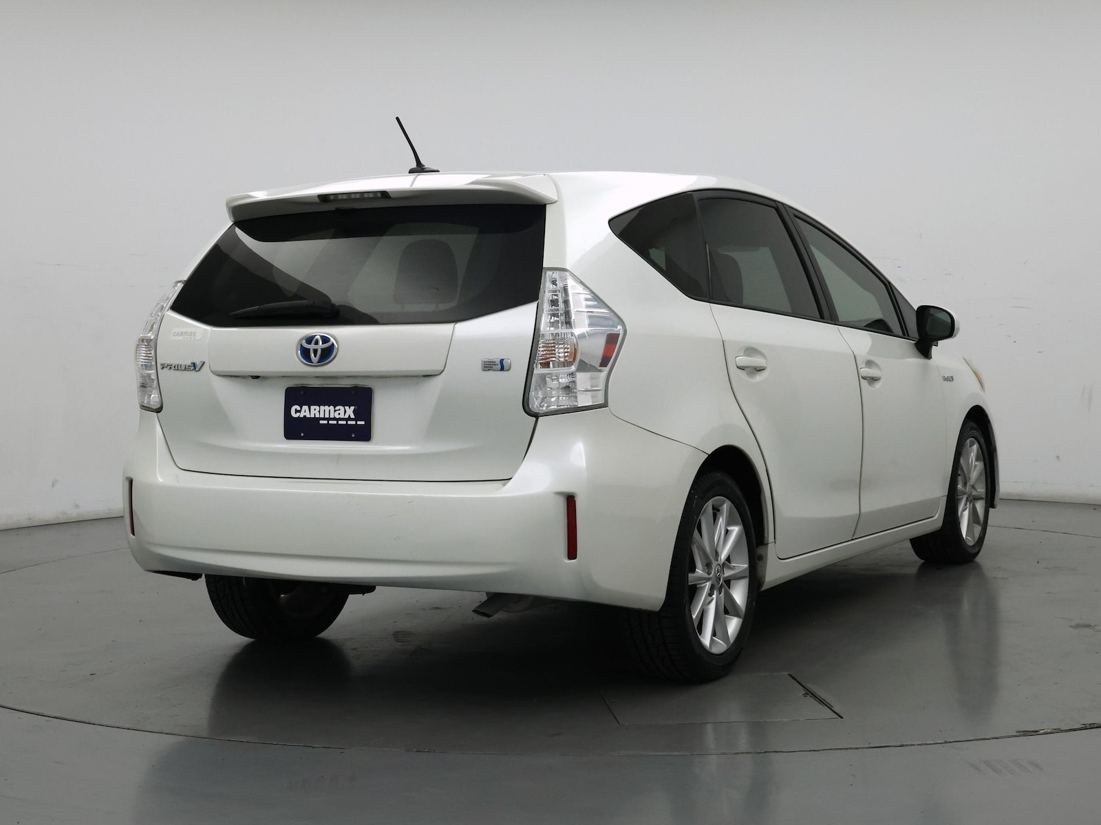 2014 Toyota Prius v Five - Photo 9
