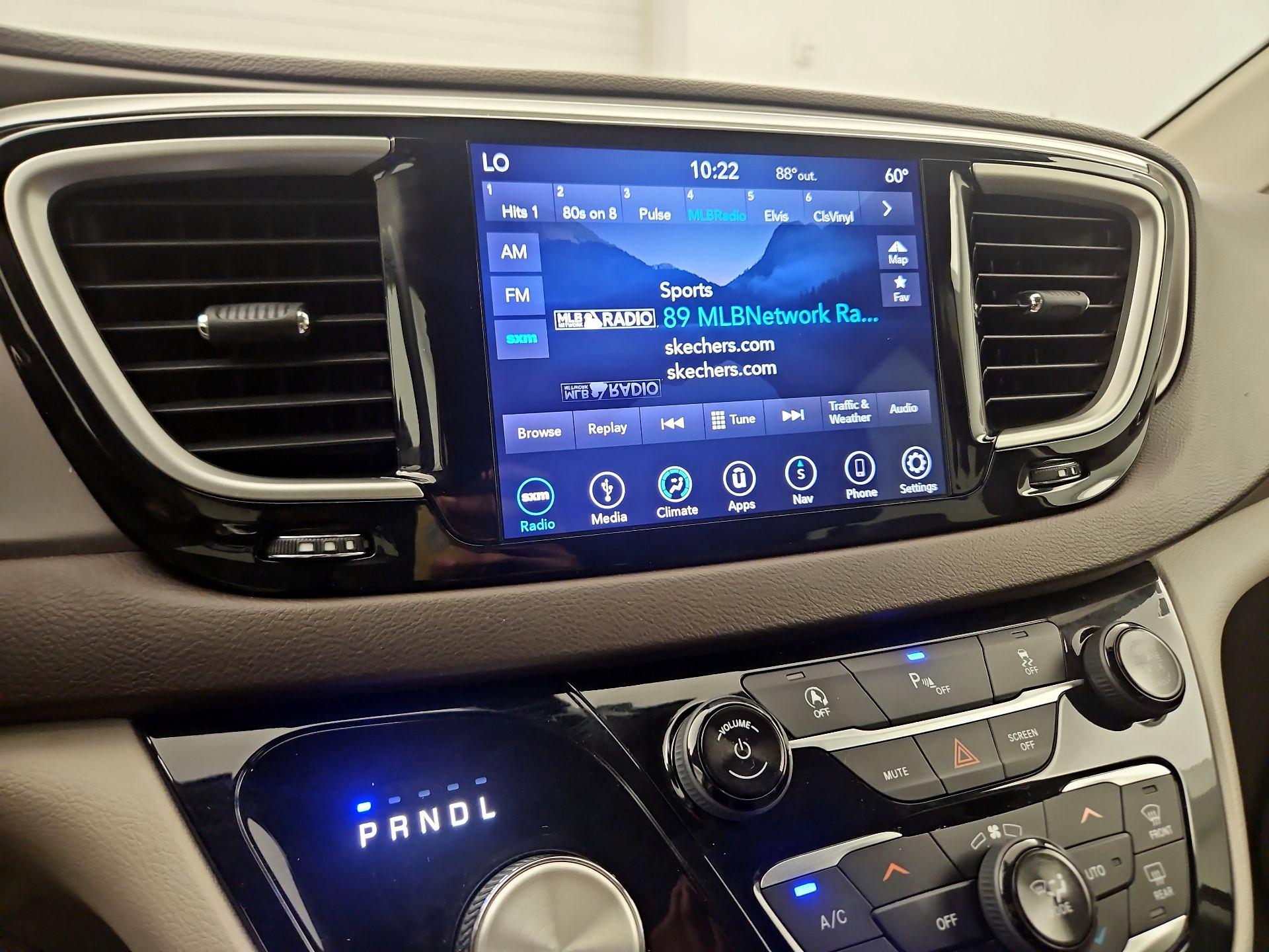 Thumbnail: 2018 Chrysler Pacifica - 13