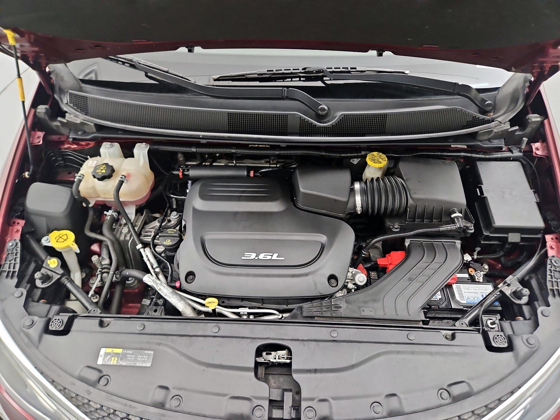 Thumbnail: 2018 Chrysler Pacifica - 20
