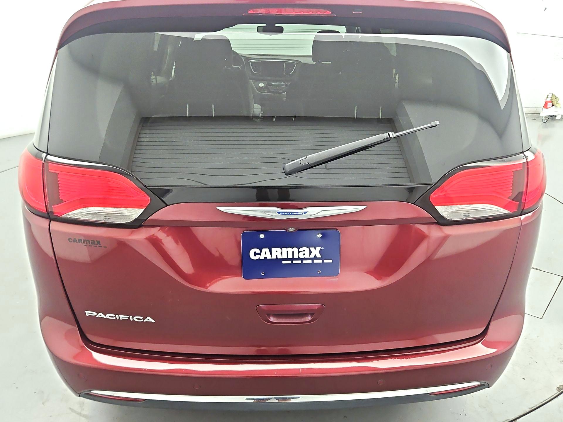 Thumbnail: 2018 Chrysler Pacifica - 6