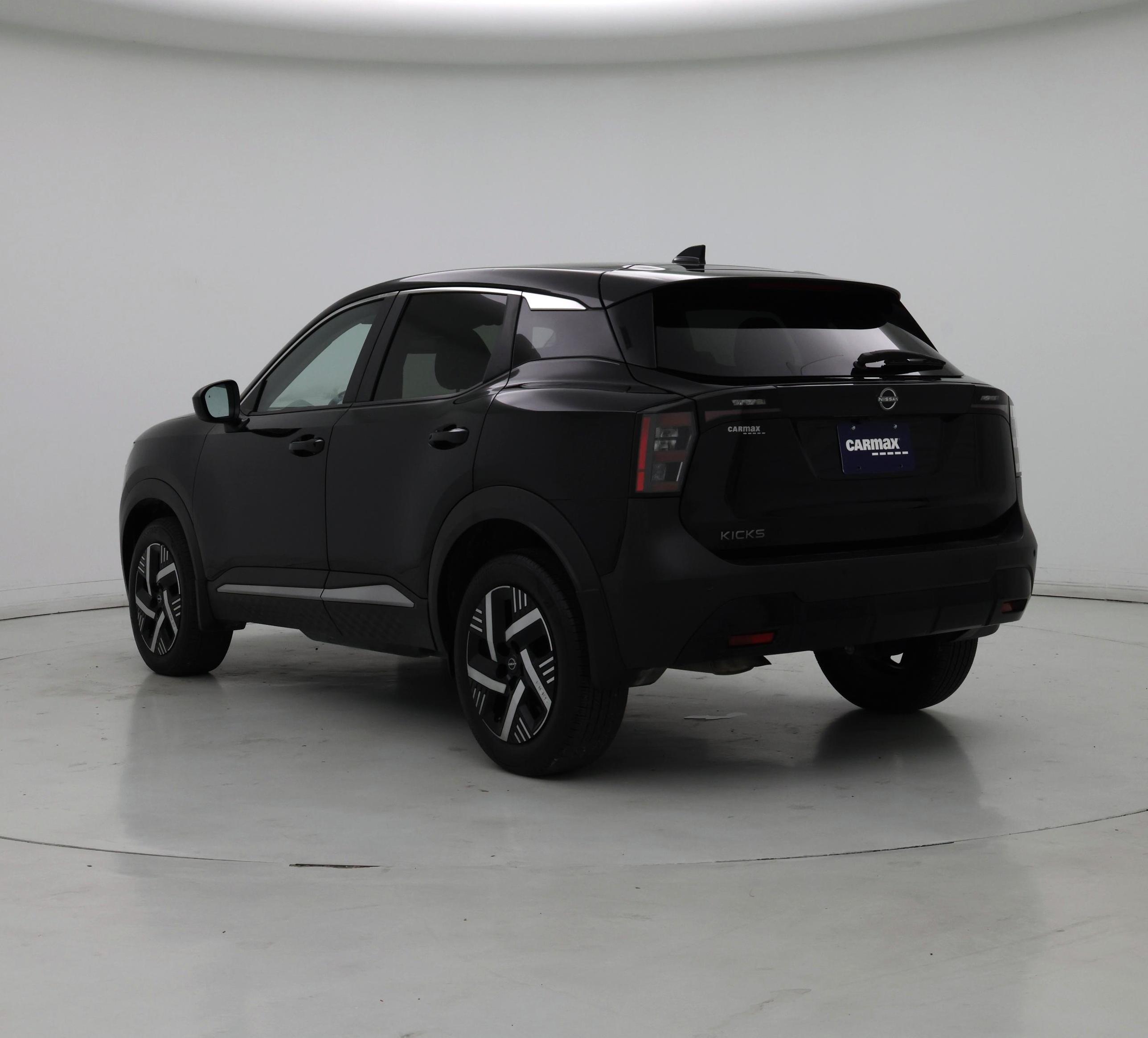 Thumbnail: 2025 Nissan Kicks - 2