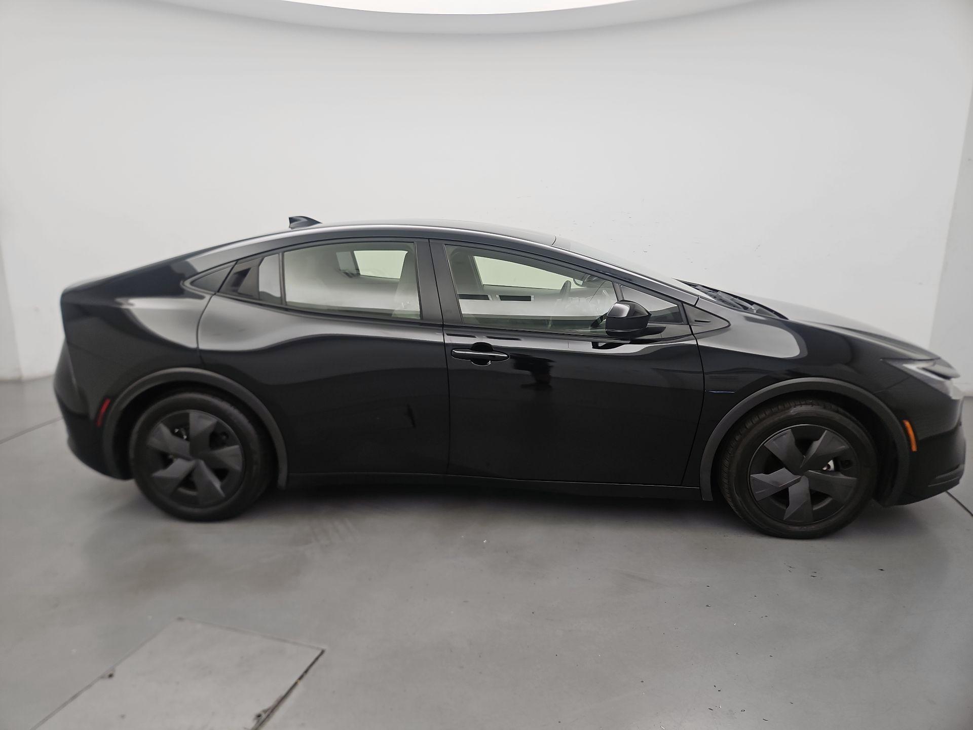 Thumbnail: 2026 Toyota Prius - 4