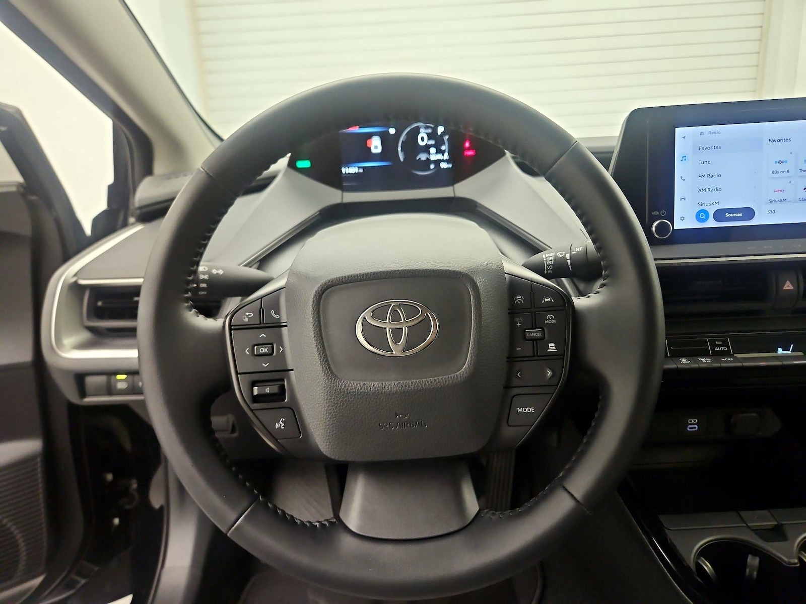 2026 Toyota Prius LE - Photo 9