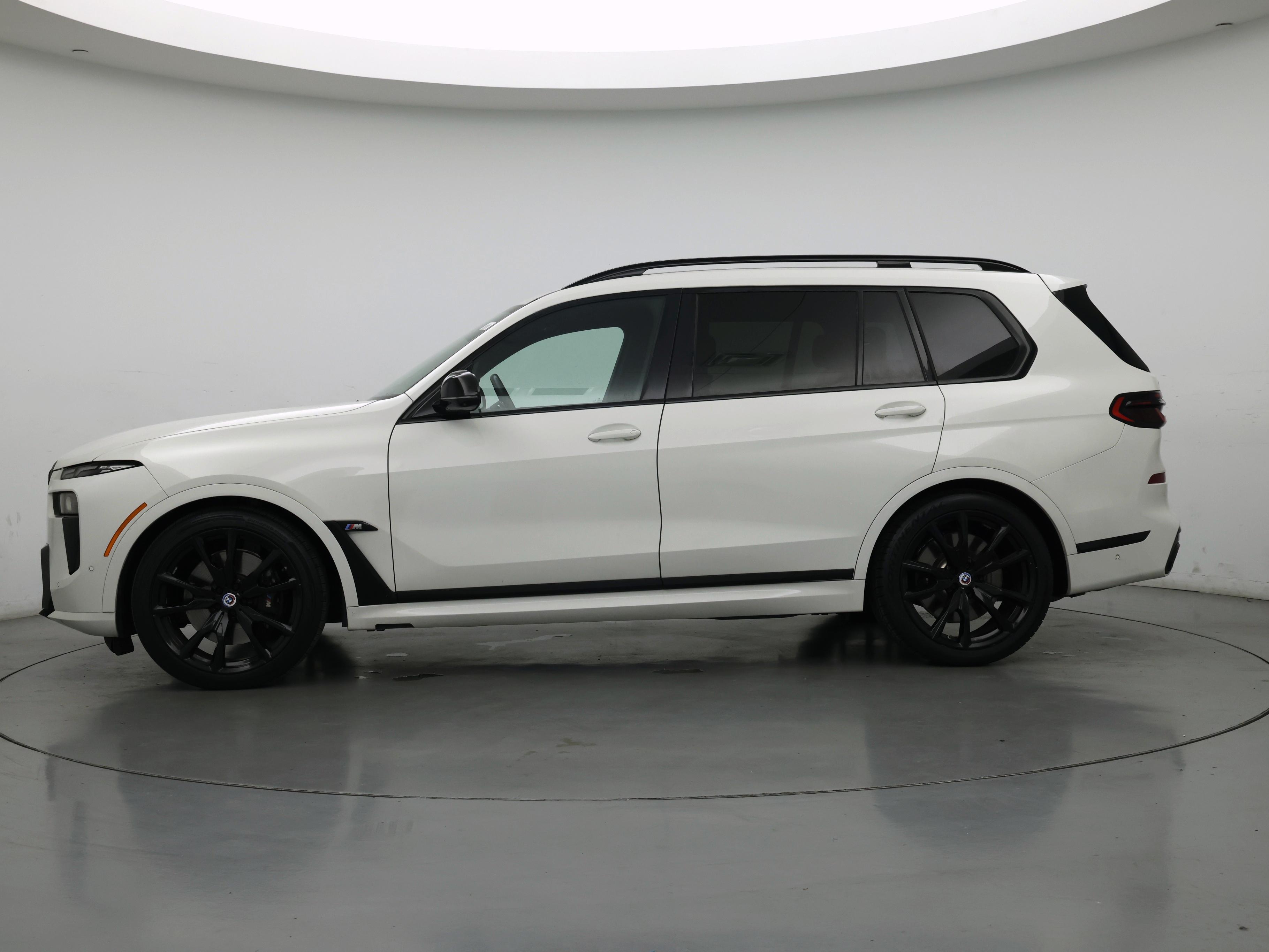 Thumbnail: 2023 BMW X7 - 3