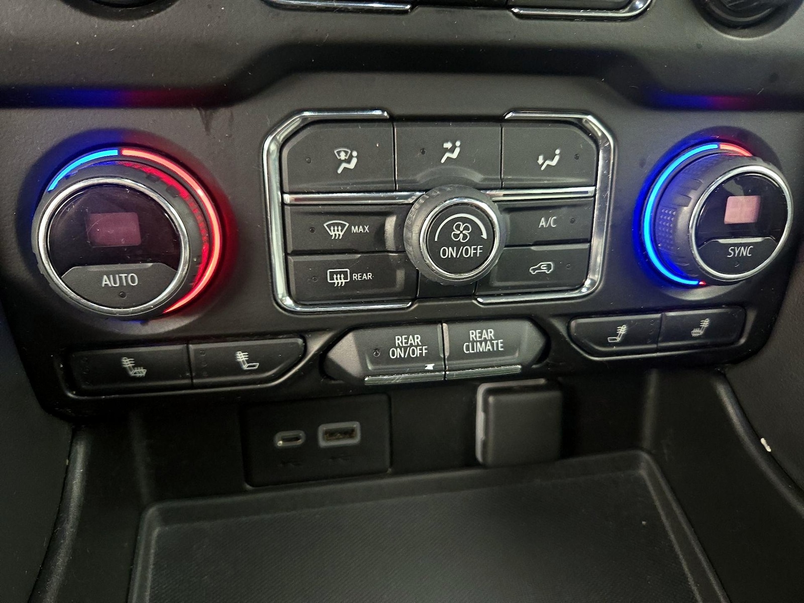 2021 Chevrolet Tahoe LT - Photo 18