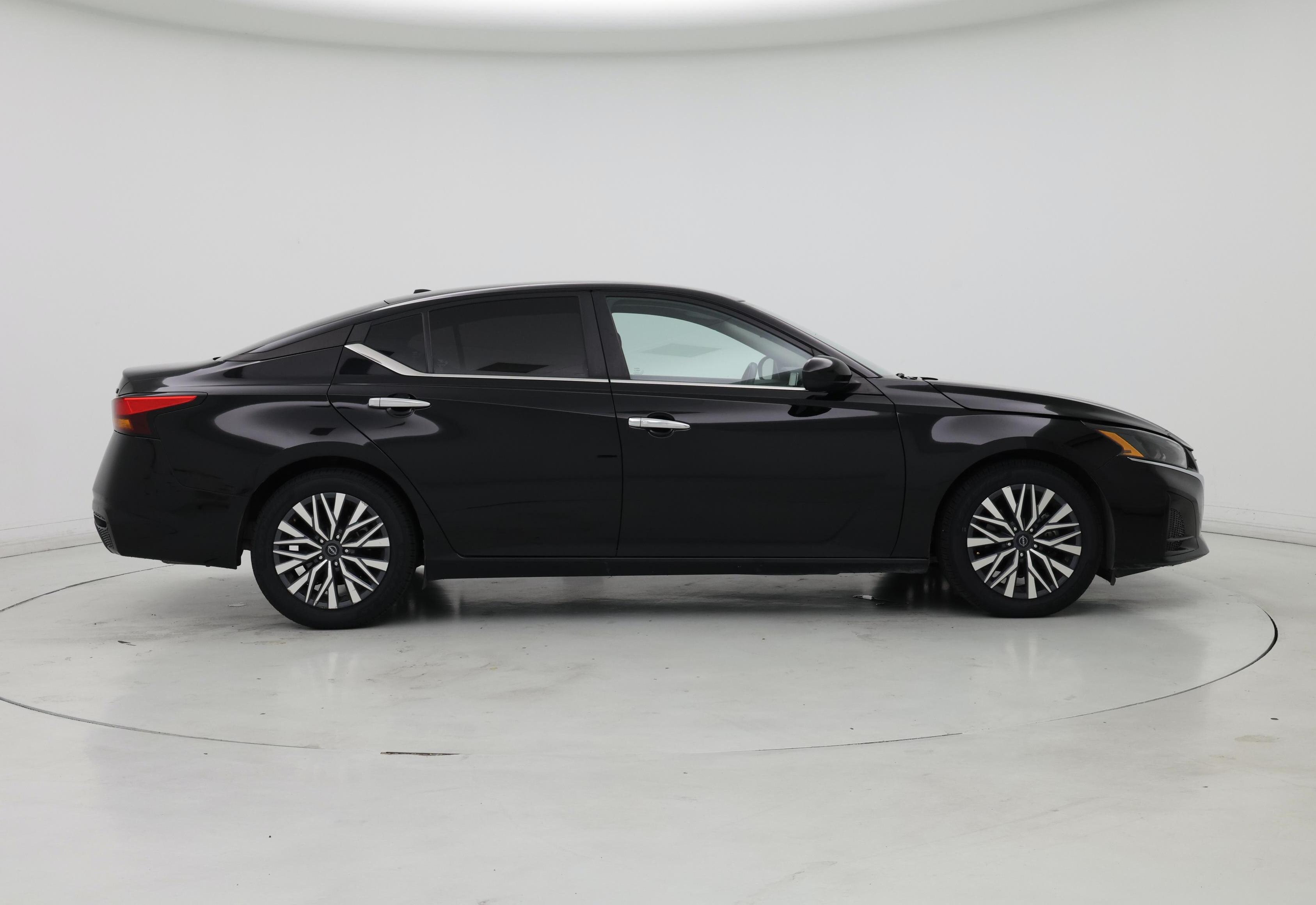 Thumbnail: 2023 Nissan Altima - 7