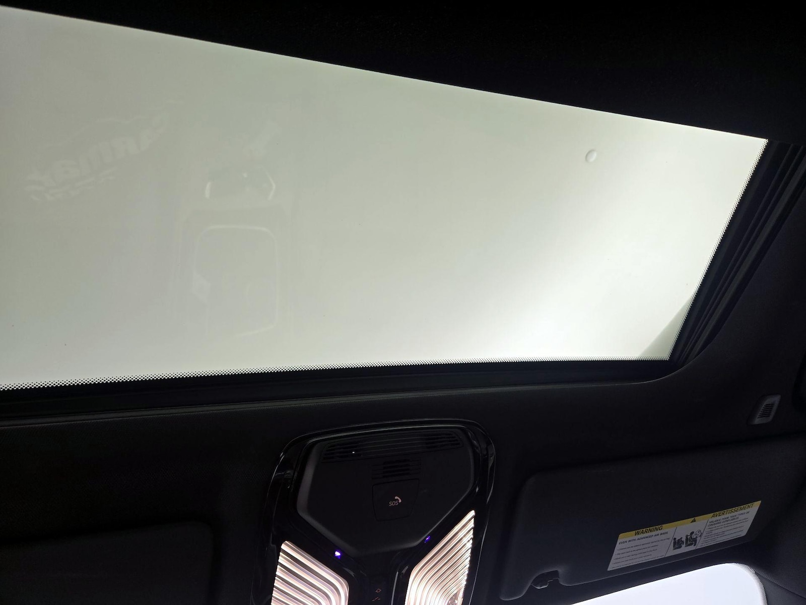 Sunroof(s) & Overhead Airbags