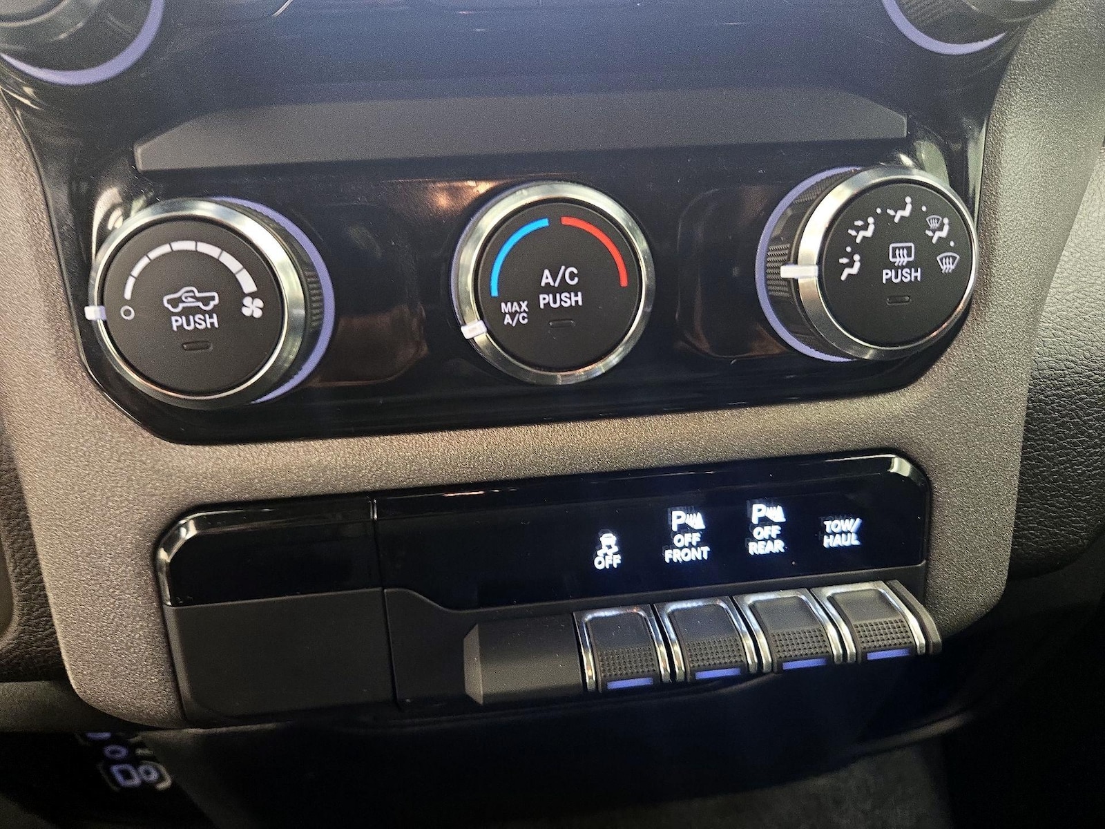 2025 RAM Ram 1500 Pickup Tradesman - Photo 17