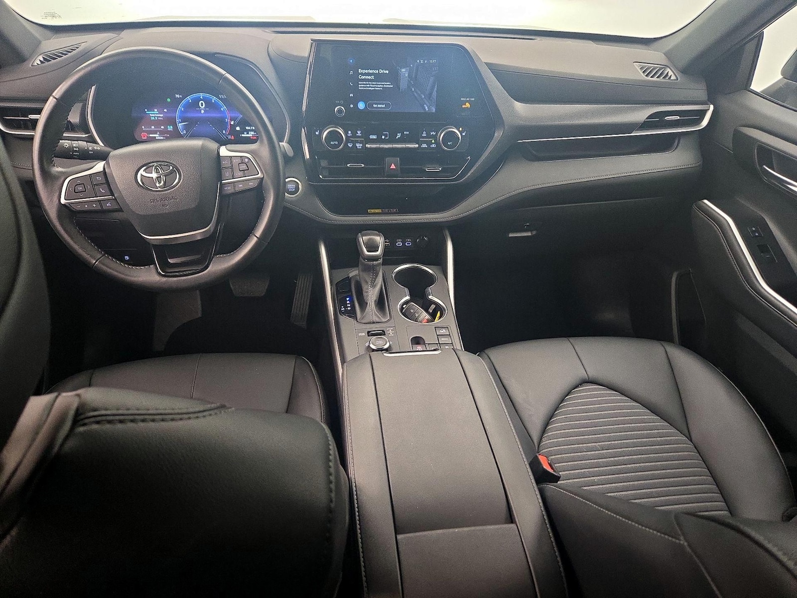 2025 Toyota Highlander XSE - Photo 10