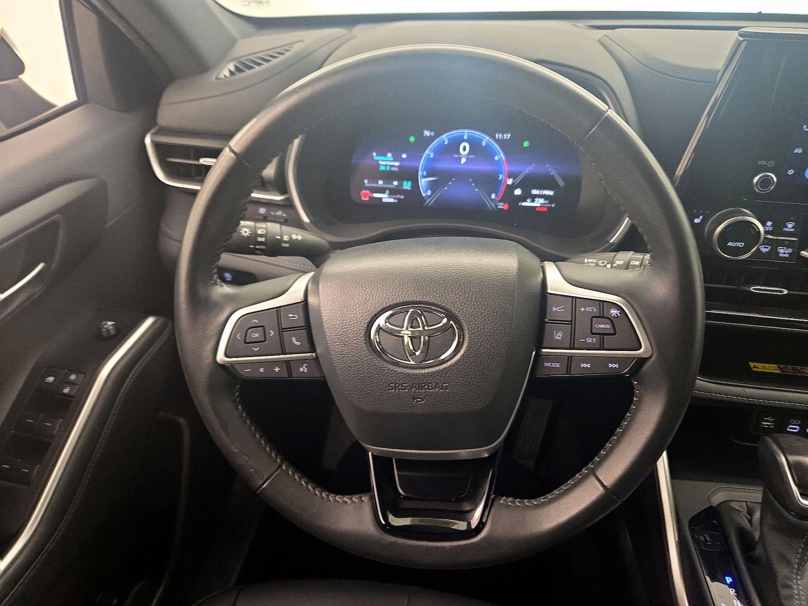 2025 Toyota Highlander XSE - Photo 11