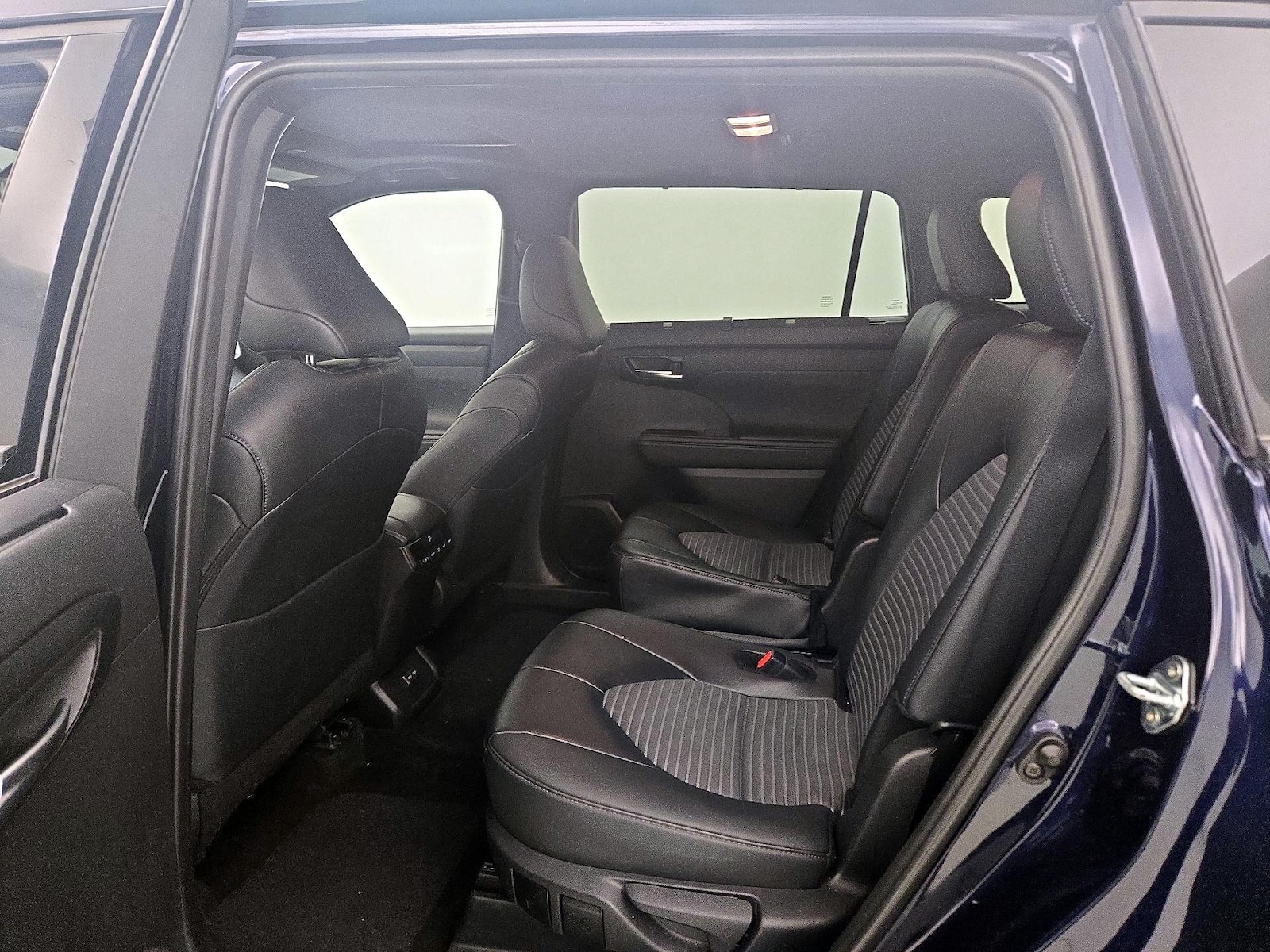 2025 Toyota Highlander XSE - Photo 21