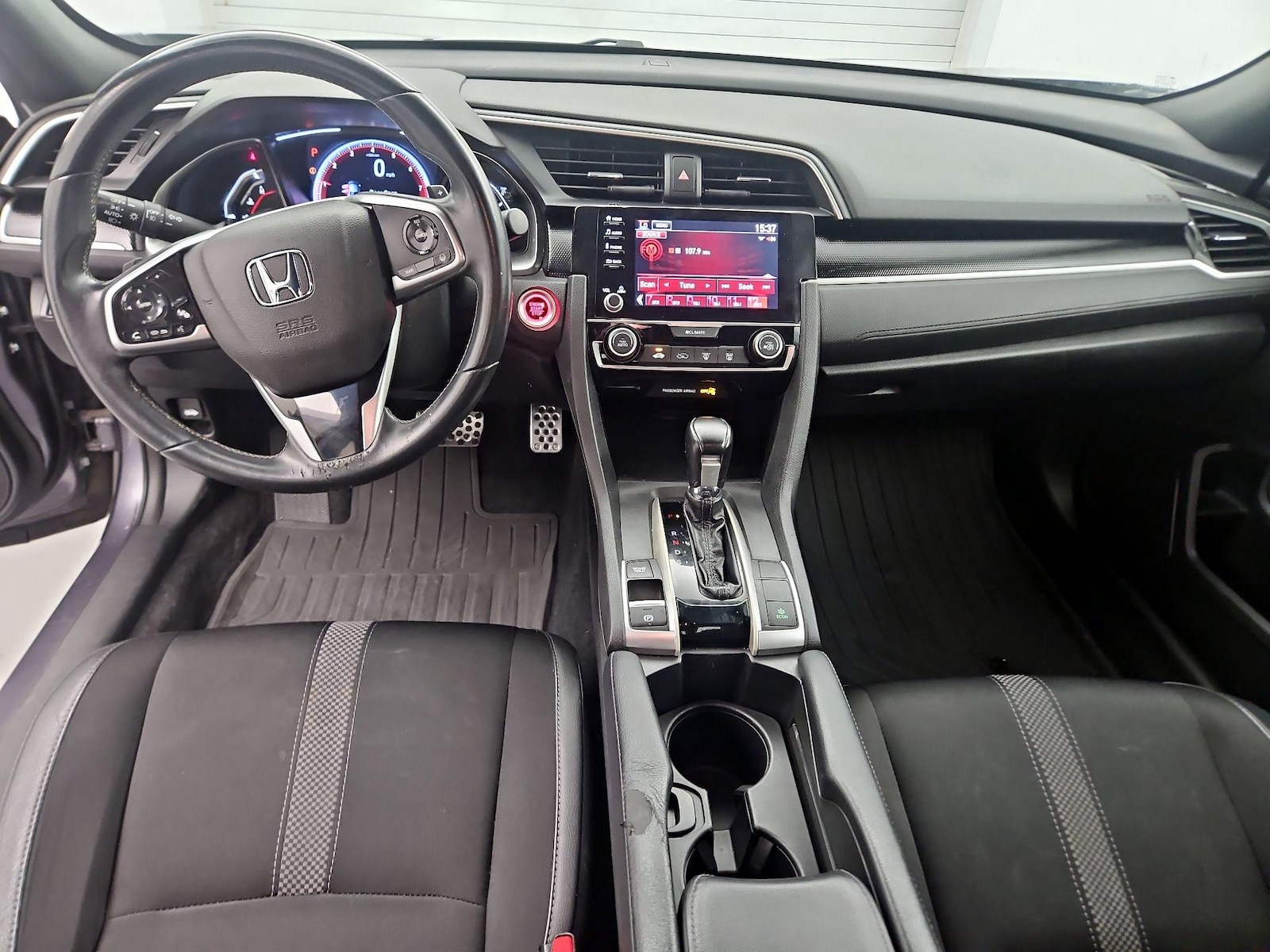 Apple CarPlay® & Android Auto™