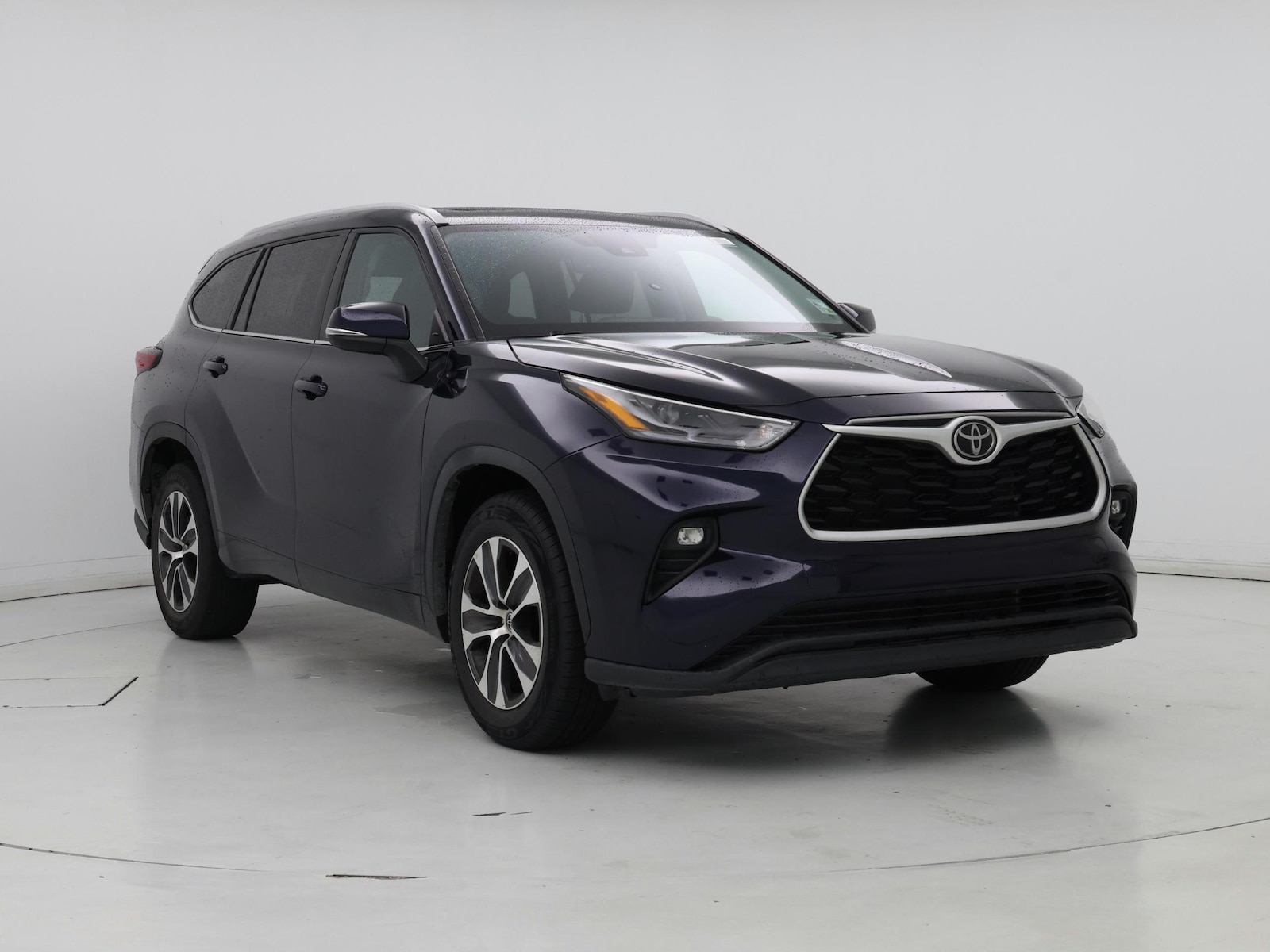2022 Toyota Highlander XLE - Photo 2