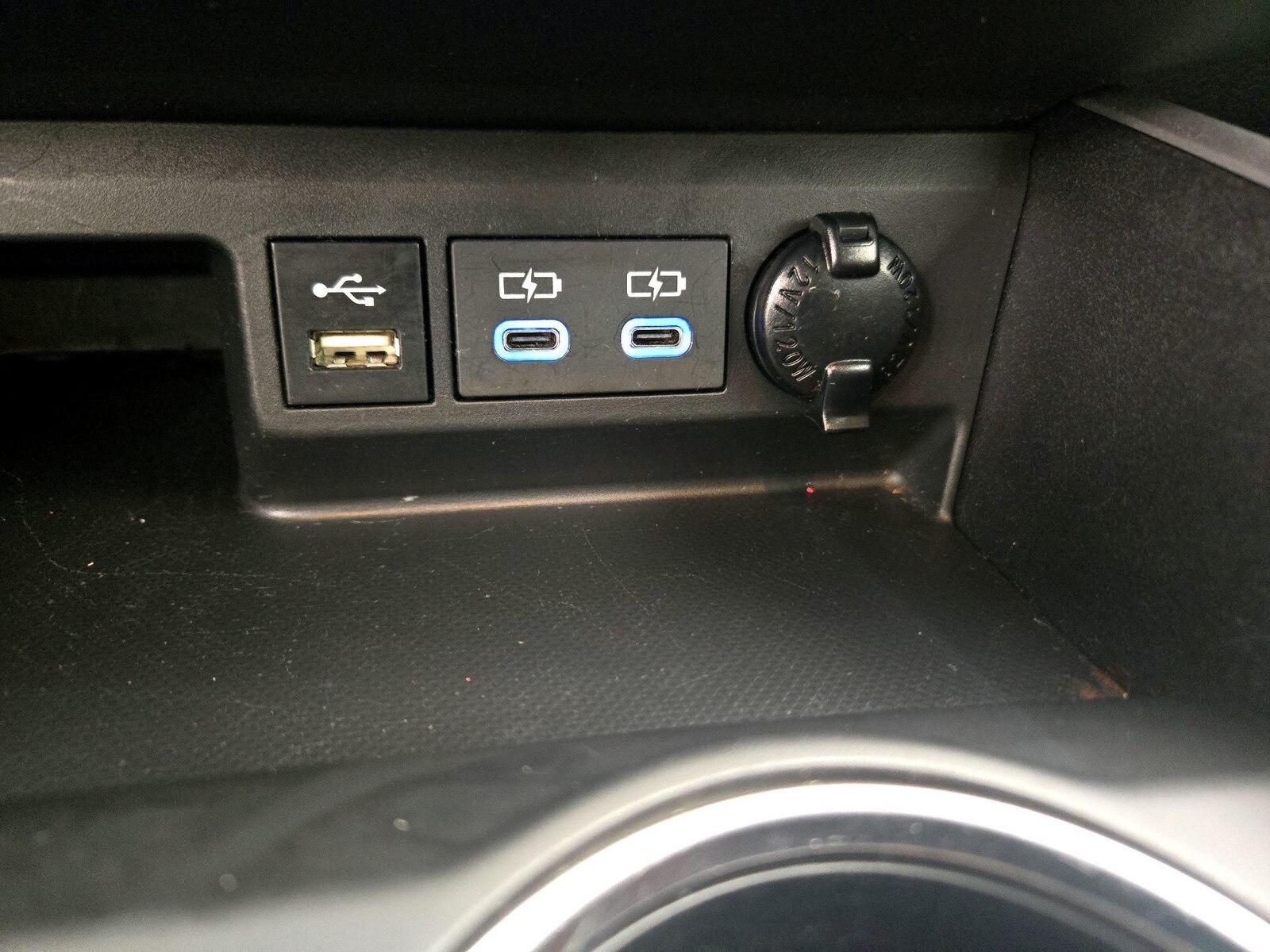 2022 Toyota Highlander XLE - Photo 19