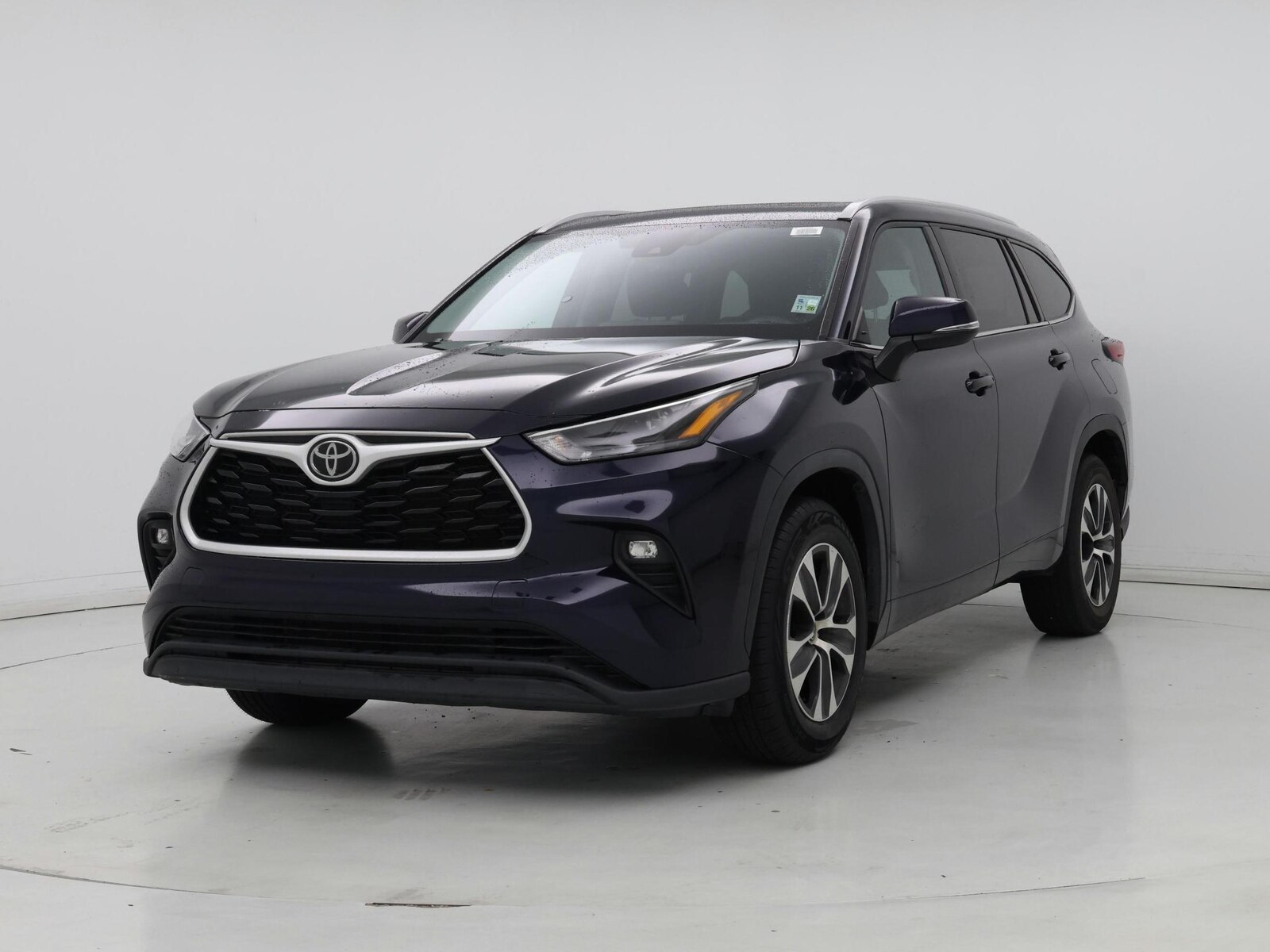 2022 Toyota Highlander XLE - Photo 5
