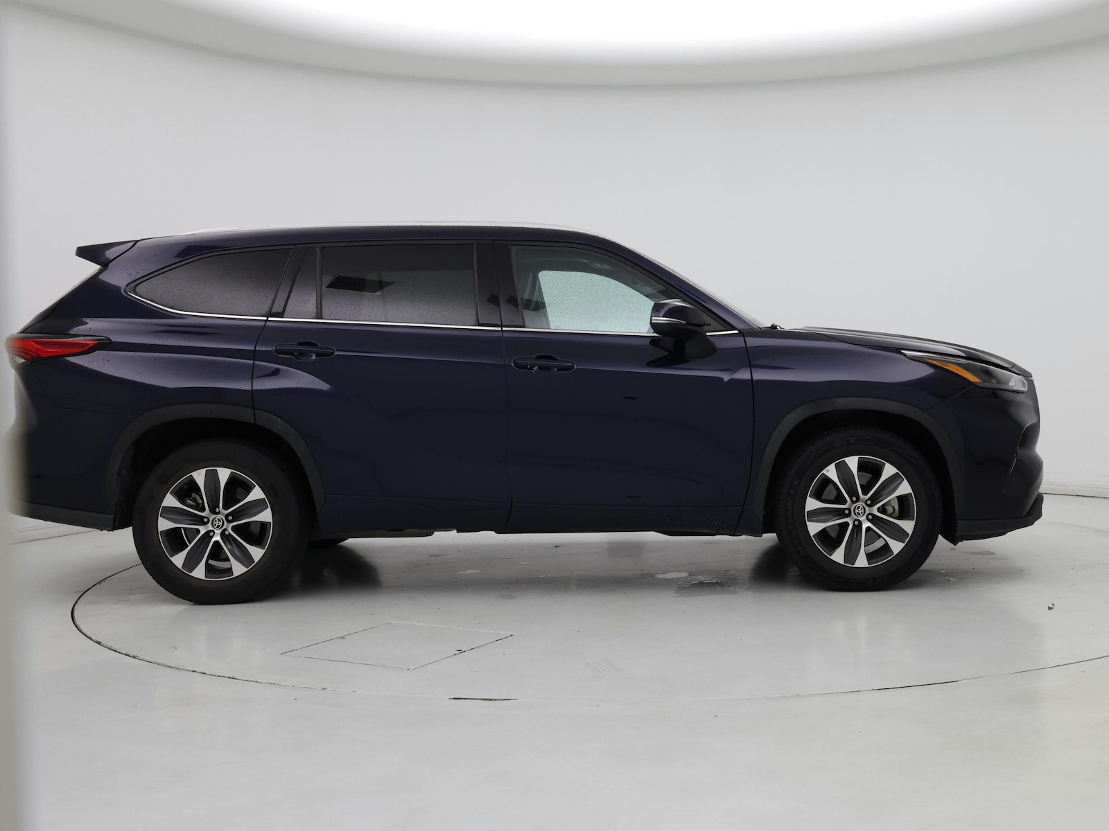2022 Toyota Highlander XLE - Photo 8