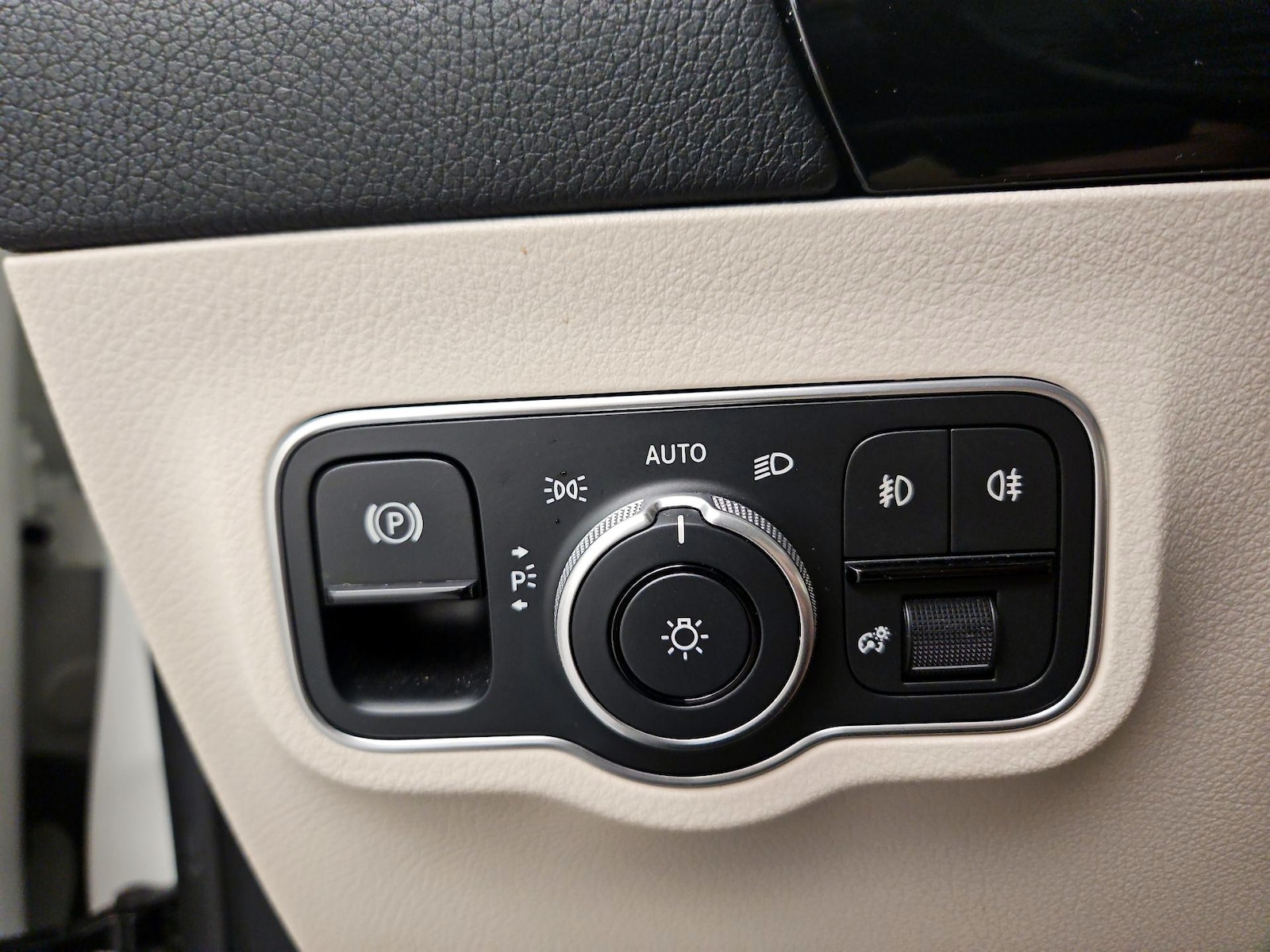 2025 Mercedes-Benz GLA GLA250 - Photo 14