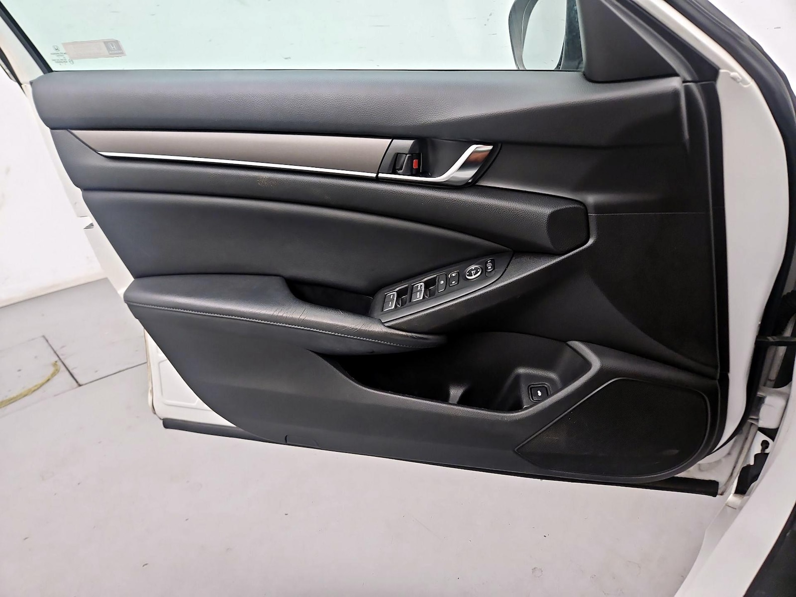 2018 Honda Accord LX - Photo 13