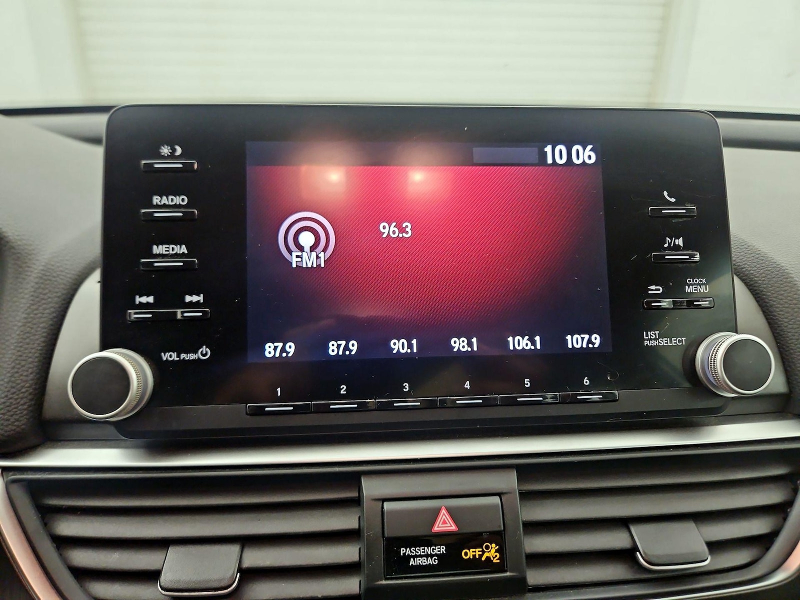 2018 Honda Accord LX - Photo 16