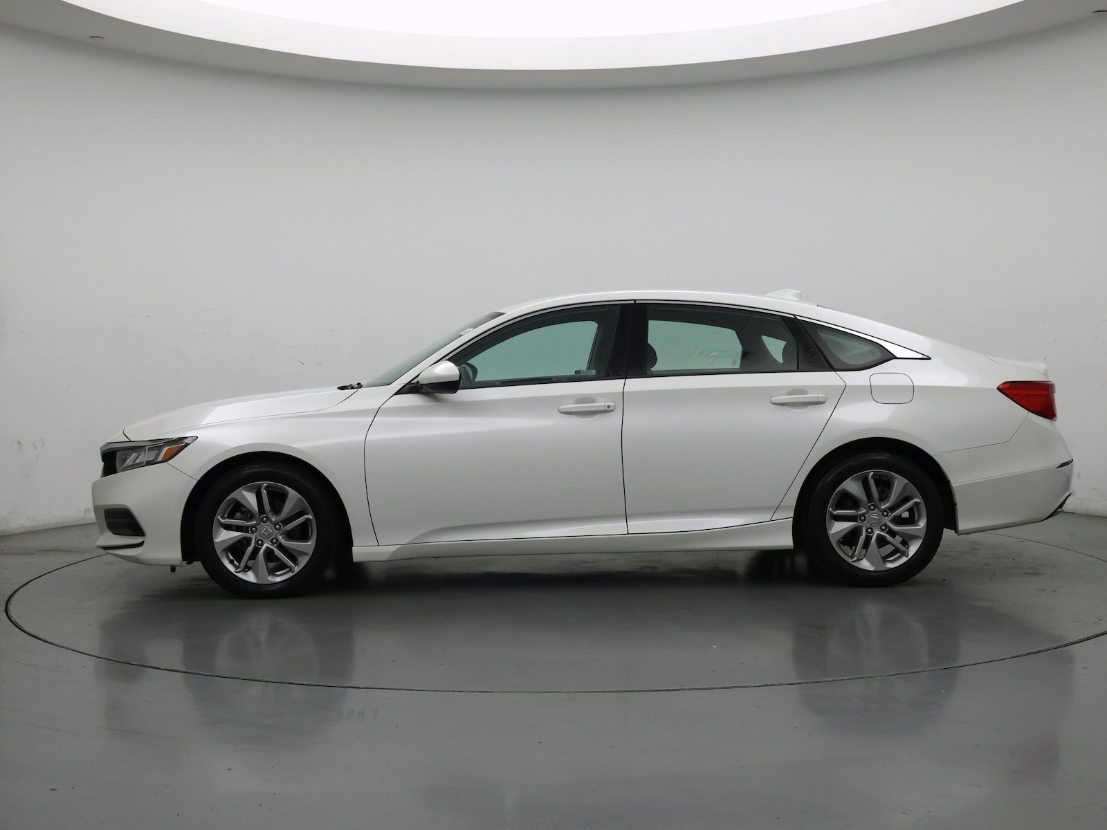 2018 Honda Accord LX - Photo 4