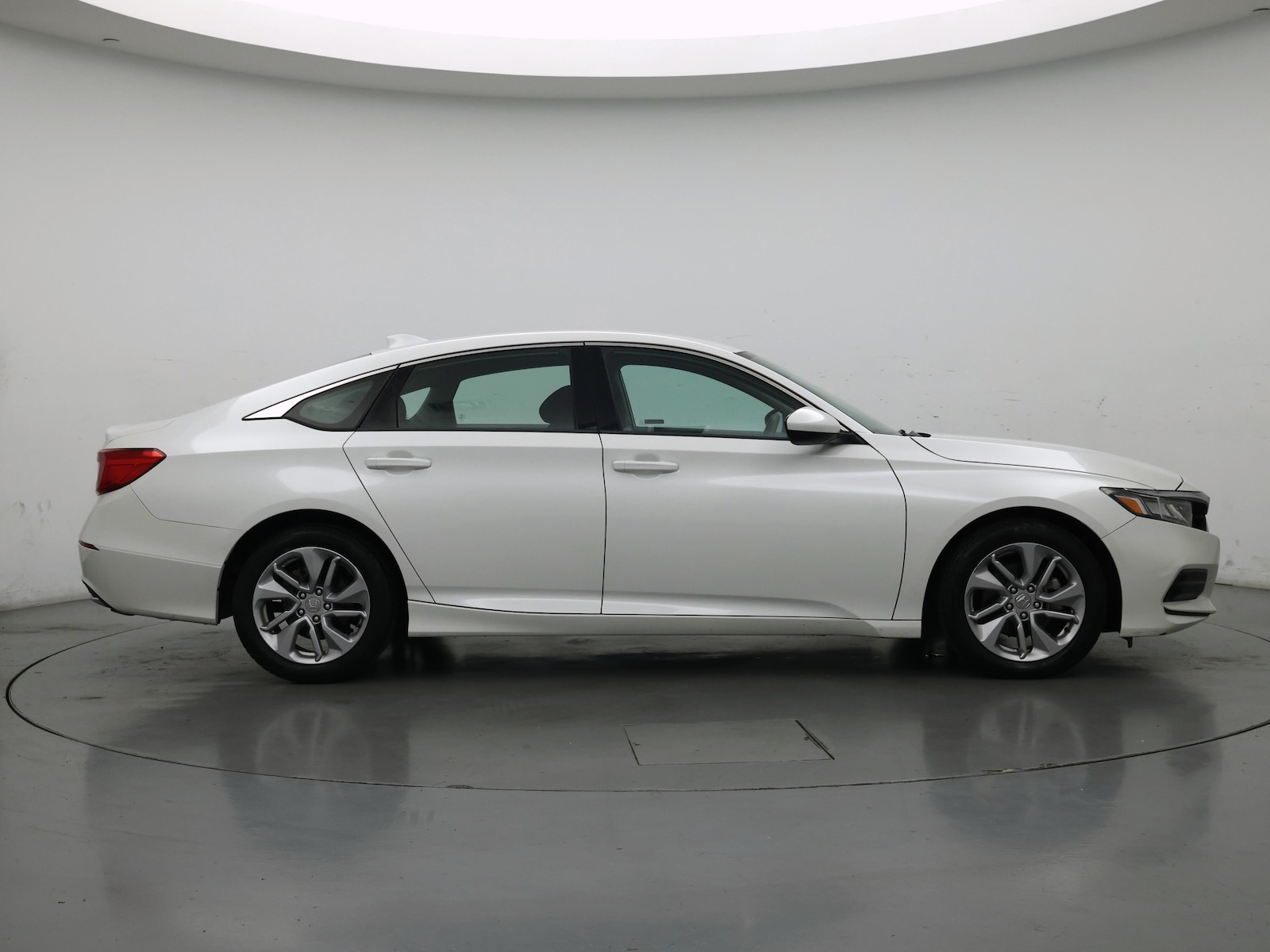 2018 Honda Accord LX - Photo 8