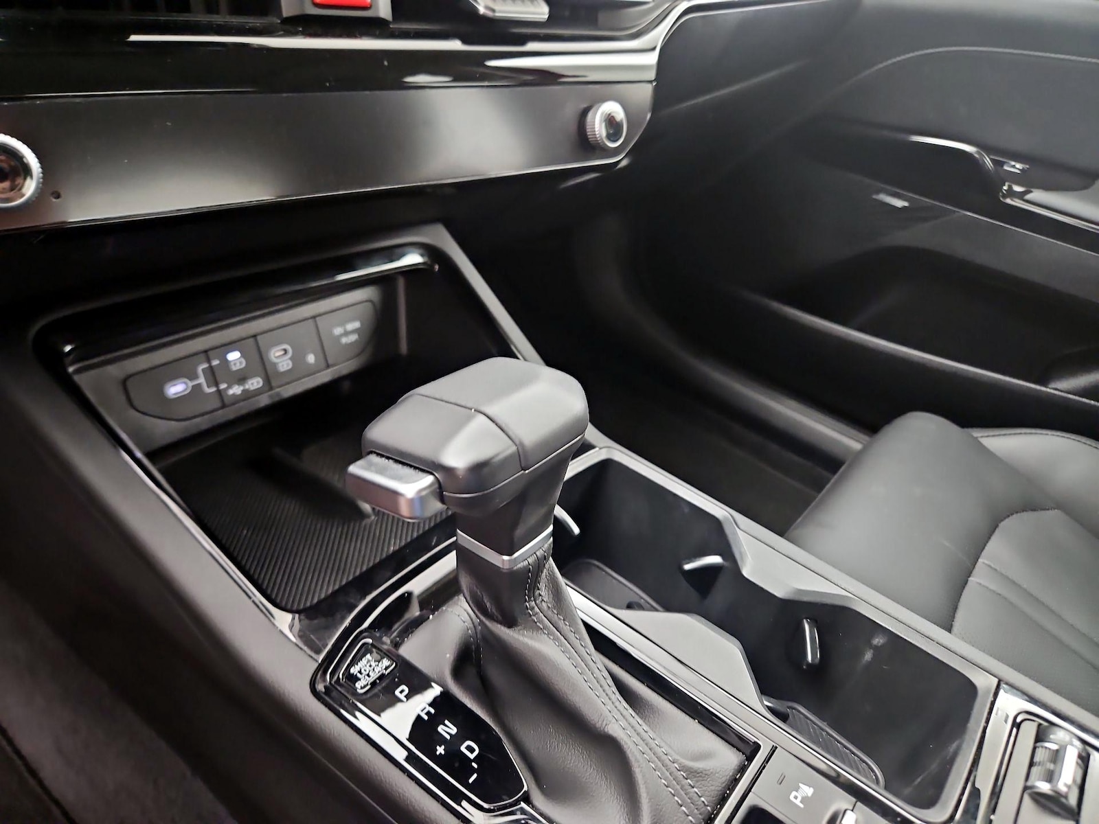 2025 Kia K5 EX - Photo 18