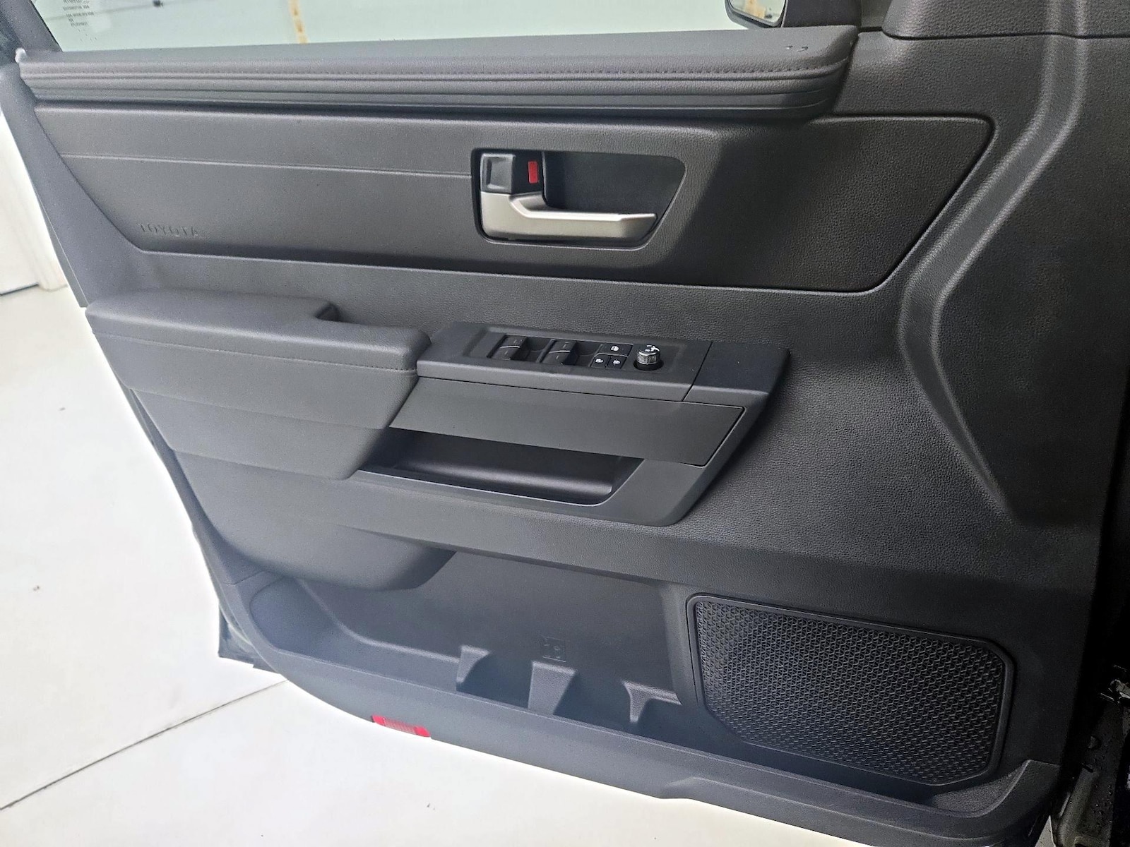 2026 Toyota Tundra SR5 - Photo 4