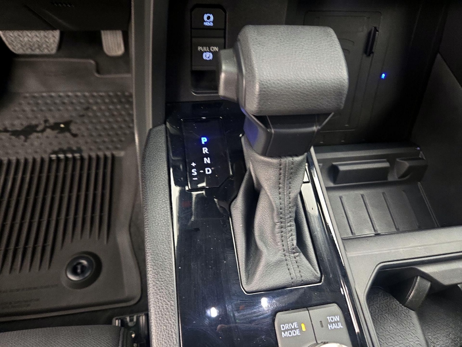 2026 Toyota Tundra SR5 - Photo 9