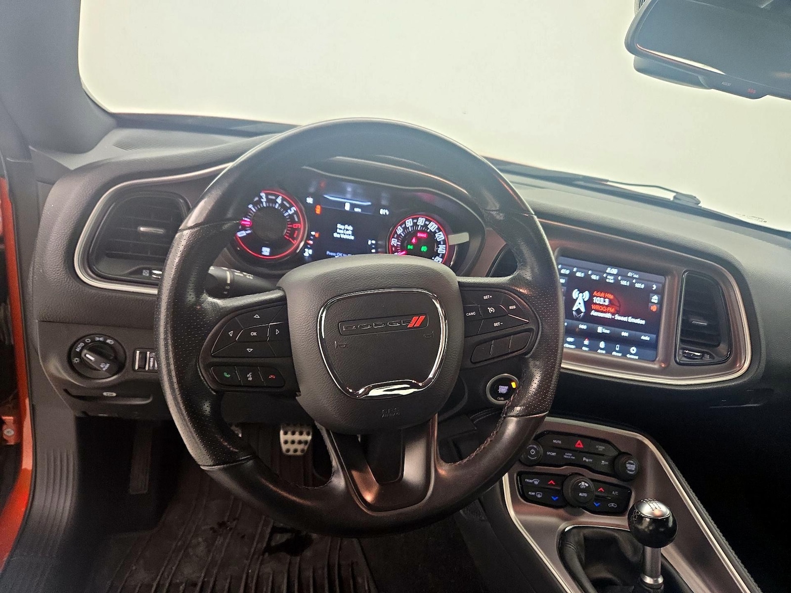 2022 Dodge Challenger R/T - Photo 11