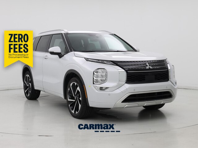 White 2023 Mitsubishi Outlander SUV / Crossover Front-Wheel Drive Automatic
