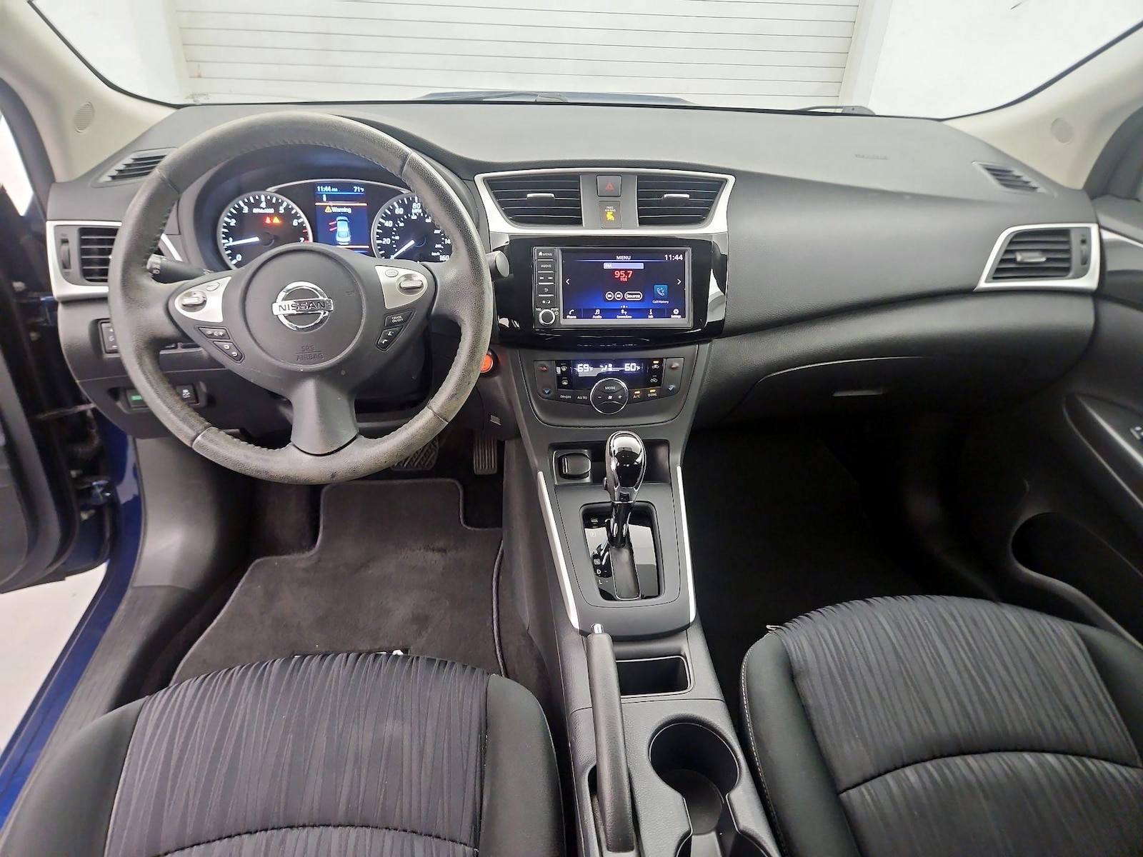 2019 Nissan Sentra SV - Photo 8