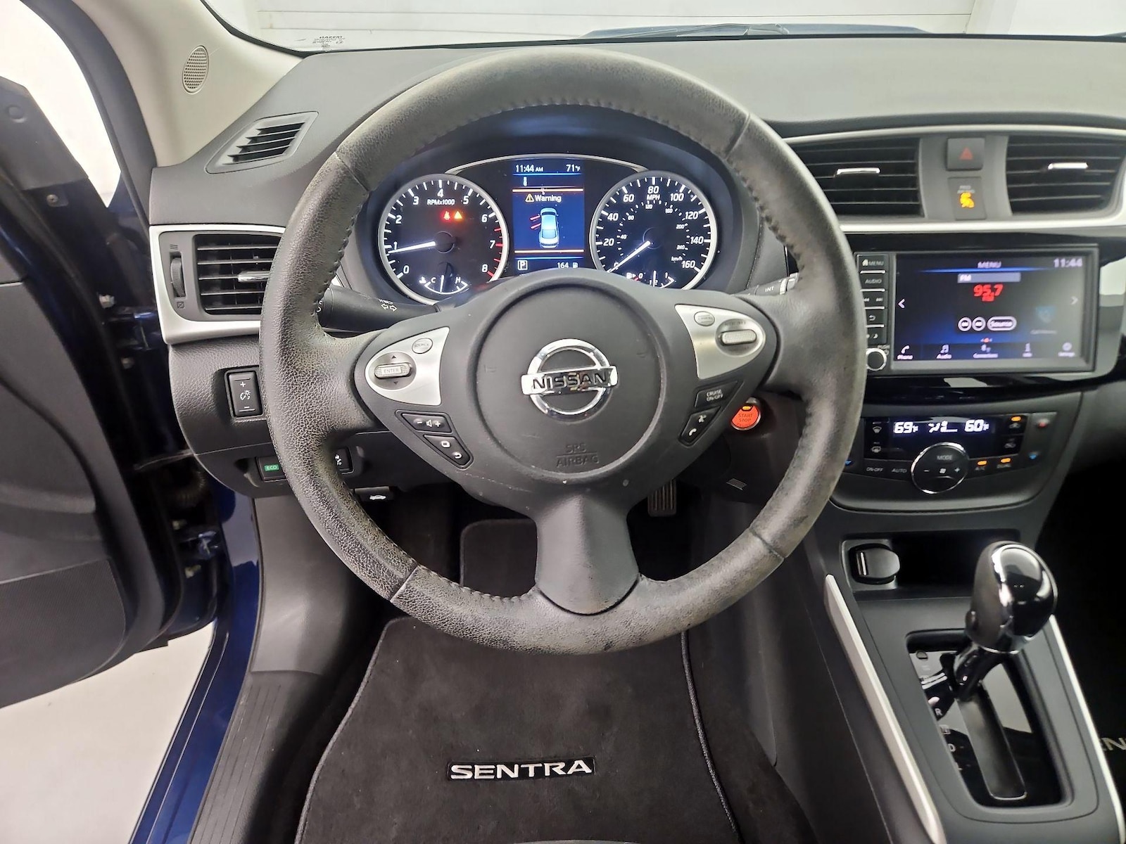 2019 Nissan Sentra SV - Photo 9