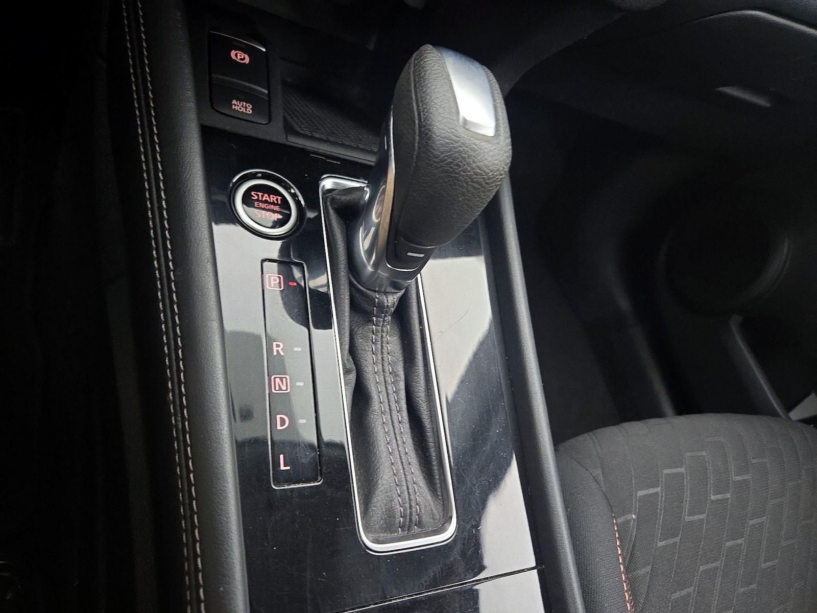 2022 Nissan Kicks SR - Photo 17