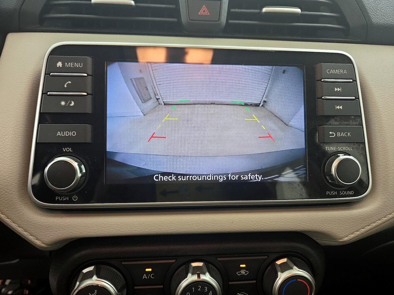 2022 Nissan Versa Sedan SV - Photo 15
