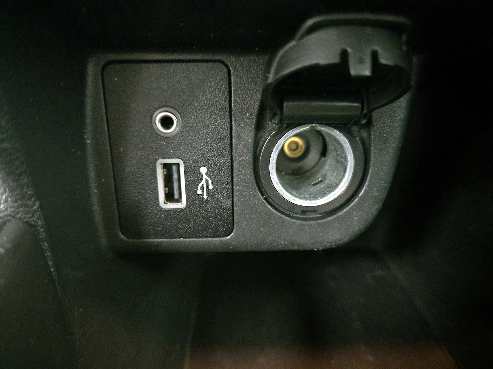 2022 Nissan Versa Sedan SV - Photo 19