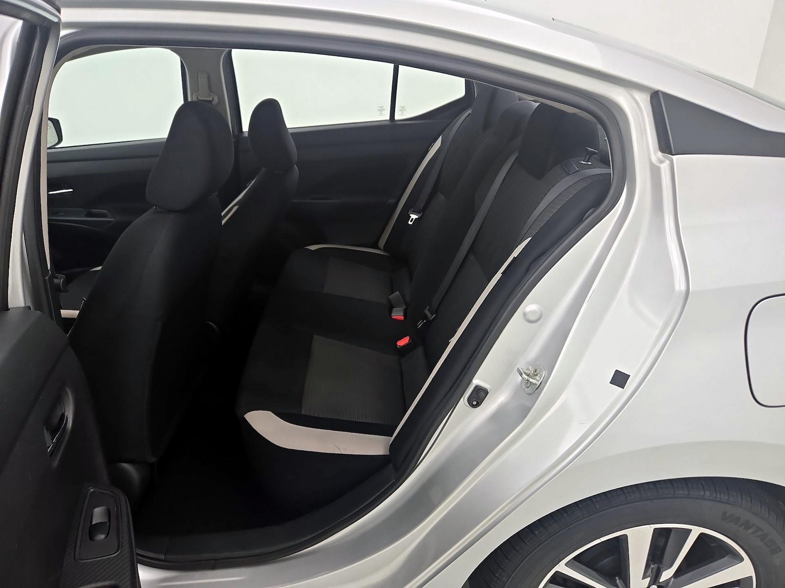 2022 Nissan Versa Sedan SV - Photo 20