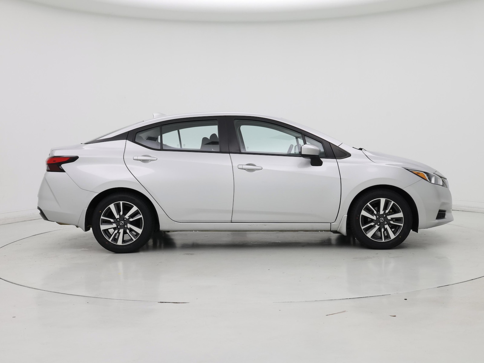 2022 Nissan Versa Sedan SV - Photo 8