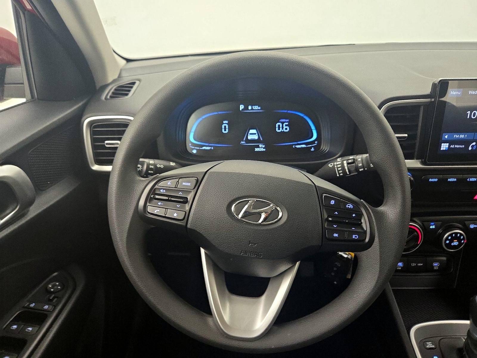 2024 Hyundai Venue SE - Photo 11
