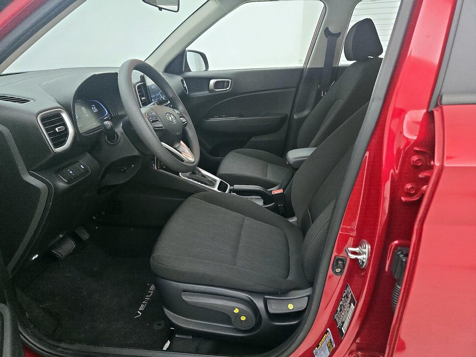 2024 Hyundai Venue SE - Photo 12