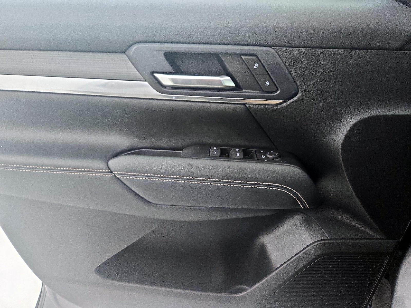 2025 GMC Terrain Elevation - Photo 13